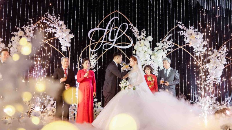 phat-bieu-dam-cuoi-ho-nha-trai-3