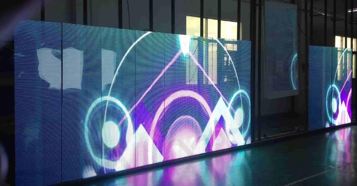 Màn hình LED trong suốt dùng cho sự kiện nào? Ưu, nhược điểm?