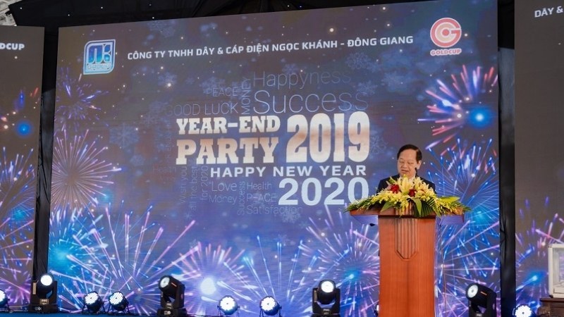 background-year-end-party-24