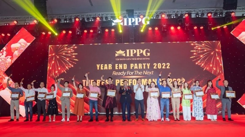 background-year-end-party-25