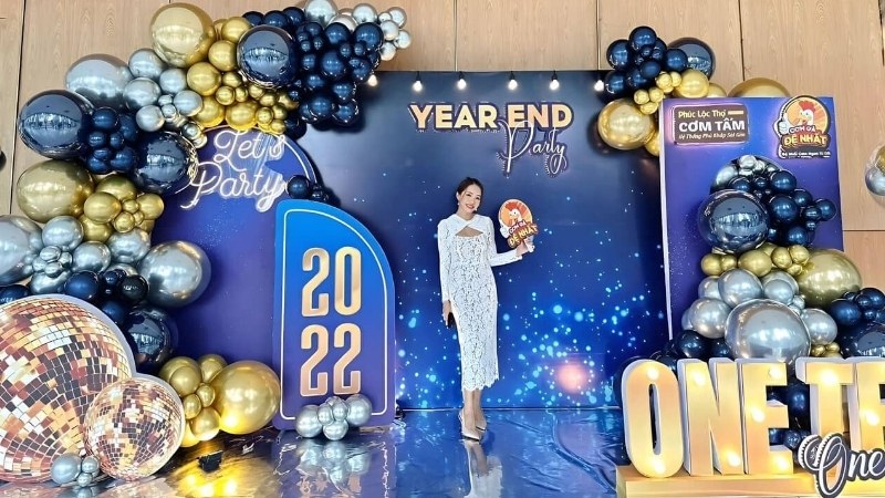 background-year-end-party-5