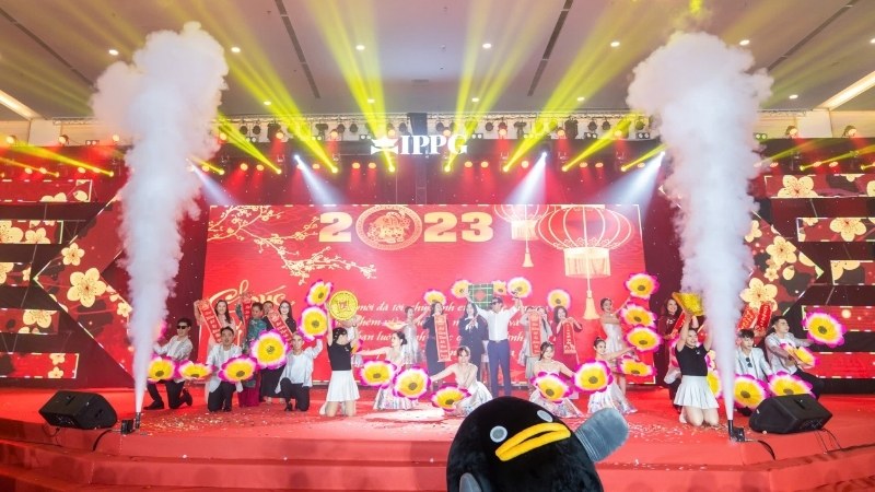background-year-end-party-7